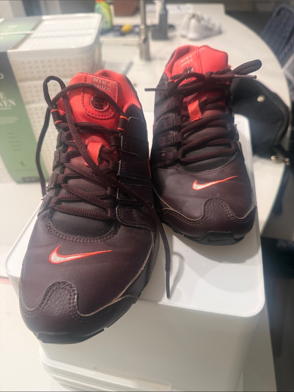 💕💕Nike Women’s SHOX Running Shoes - Burgundy and hot pink!